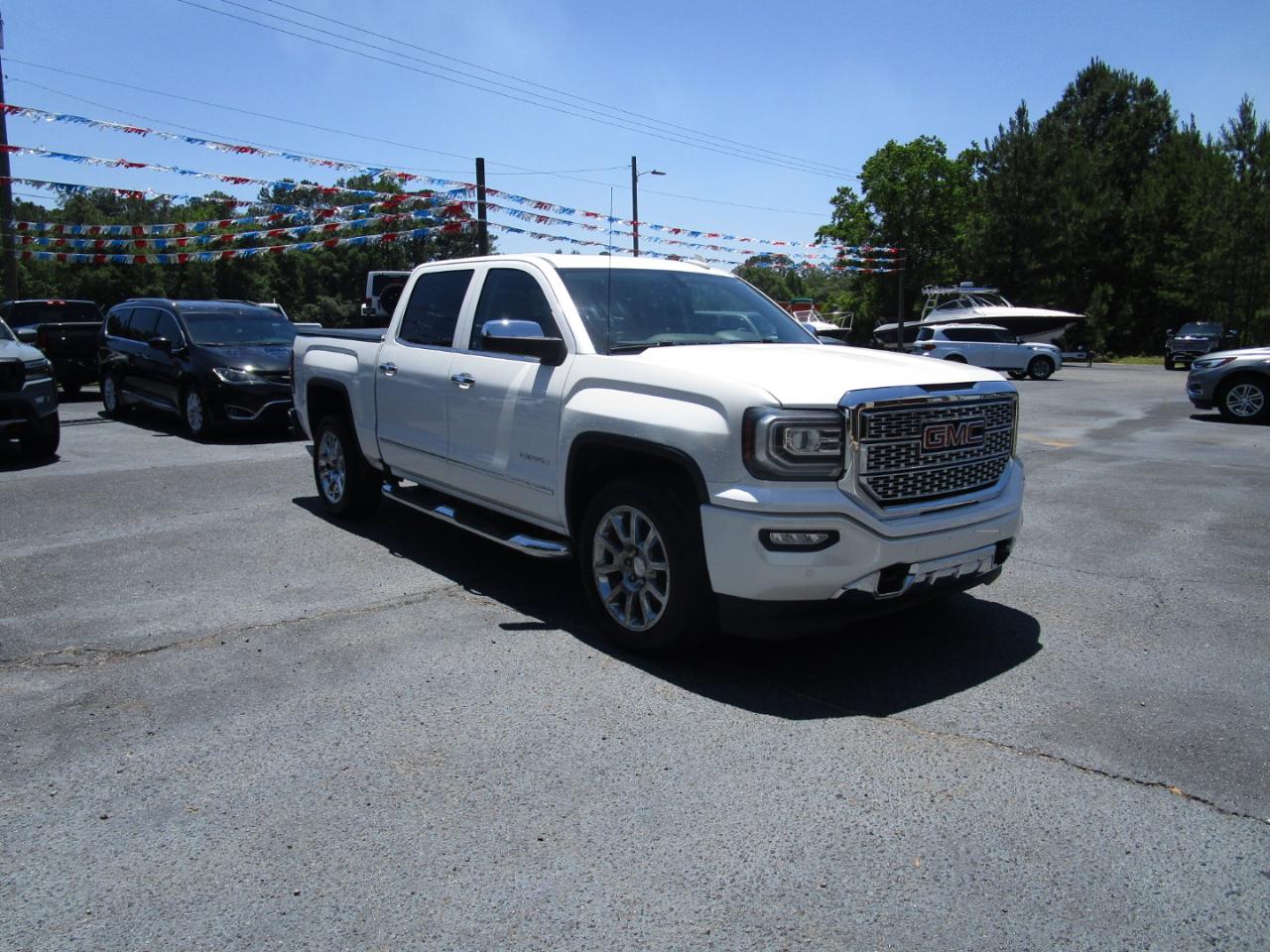 GMC Sierra 1500 4WD Crew Cab 143.5" Denali 2016