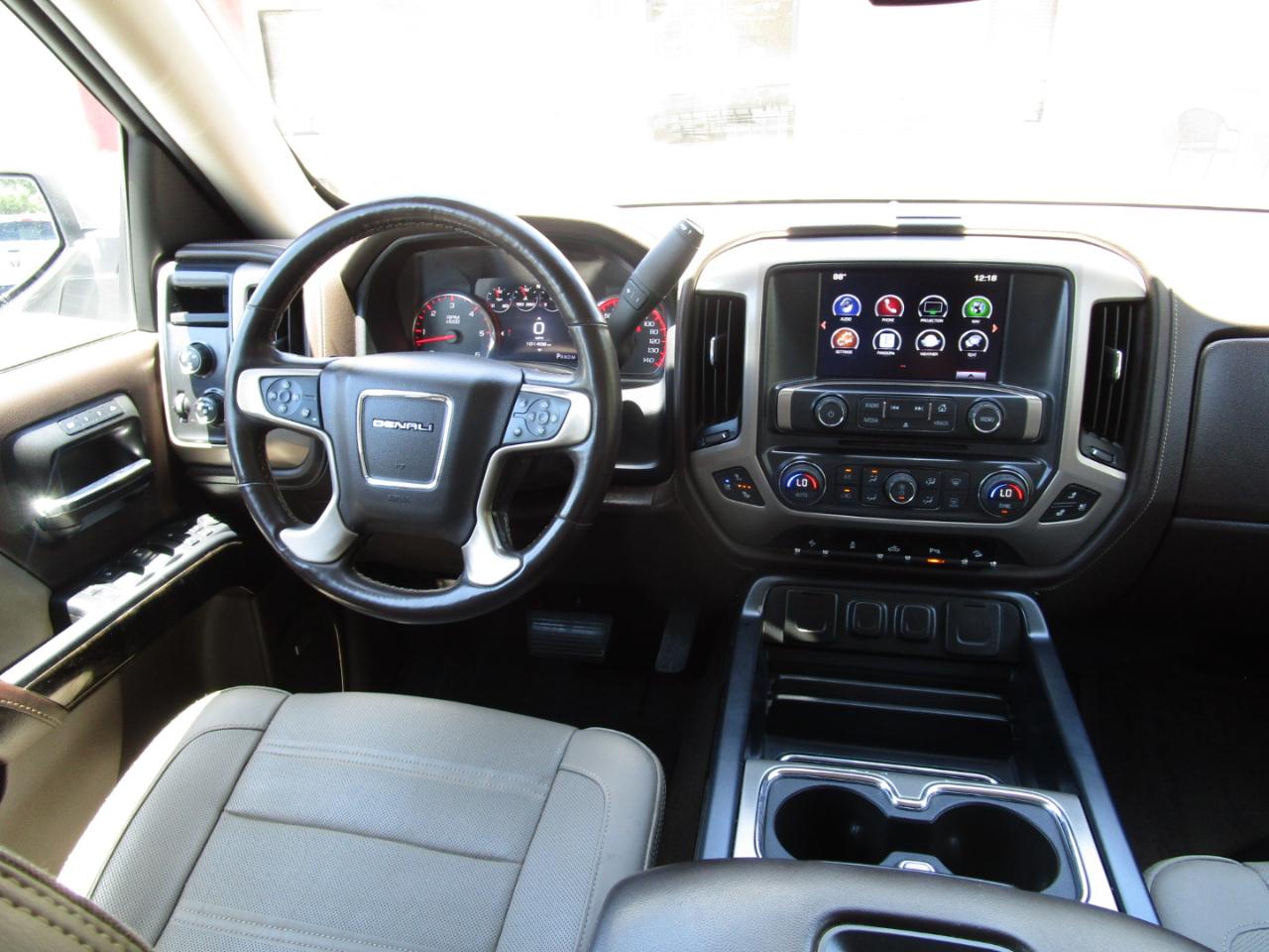 GMC Sierra 1500 4WD Crew Cab 143.5" Denali 2016