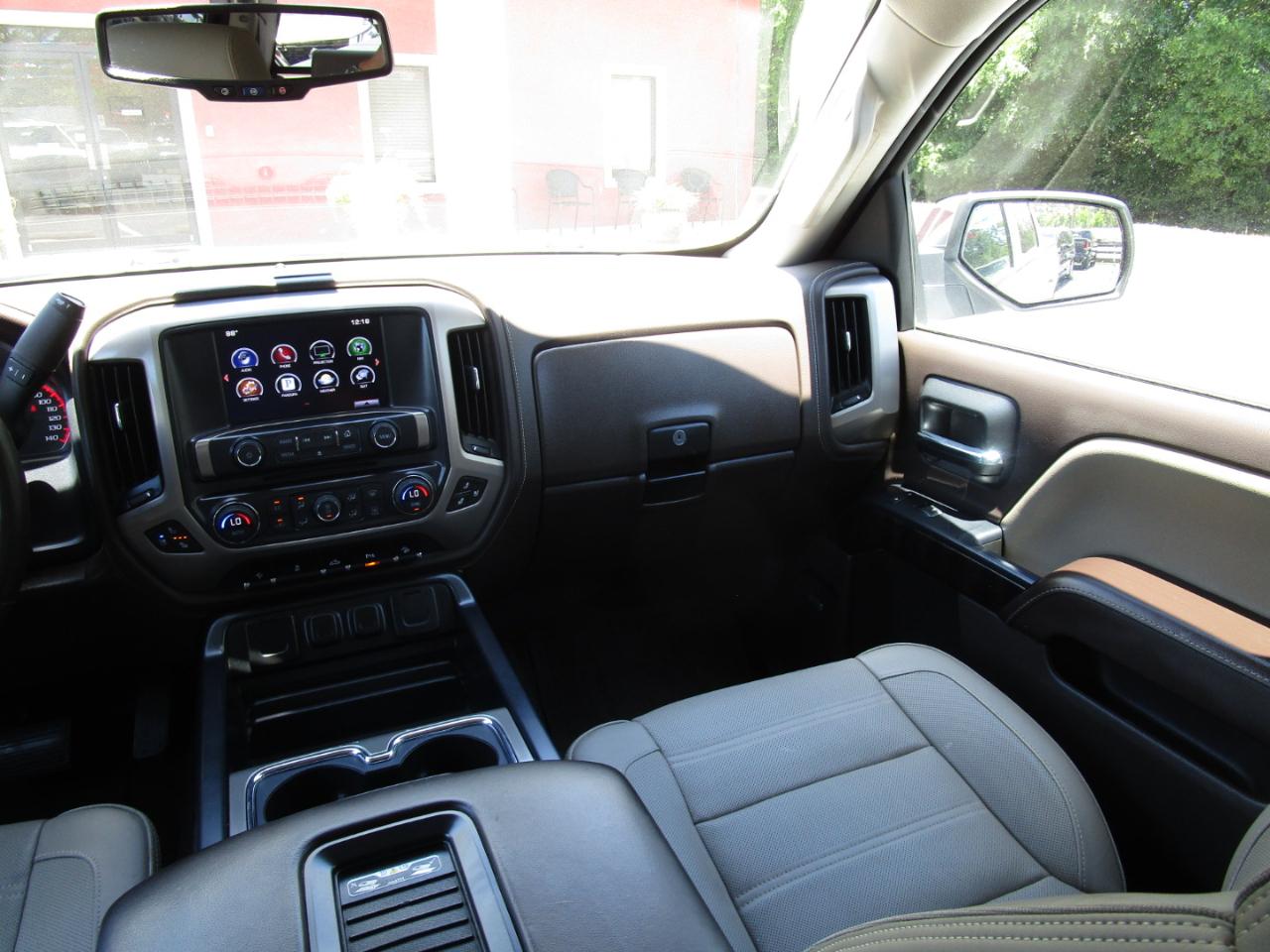GMC Sierra 1500 4WD Crew Cab 143.5" Denali 2016