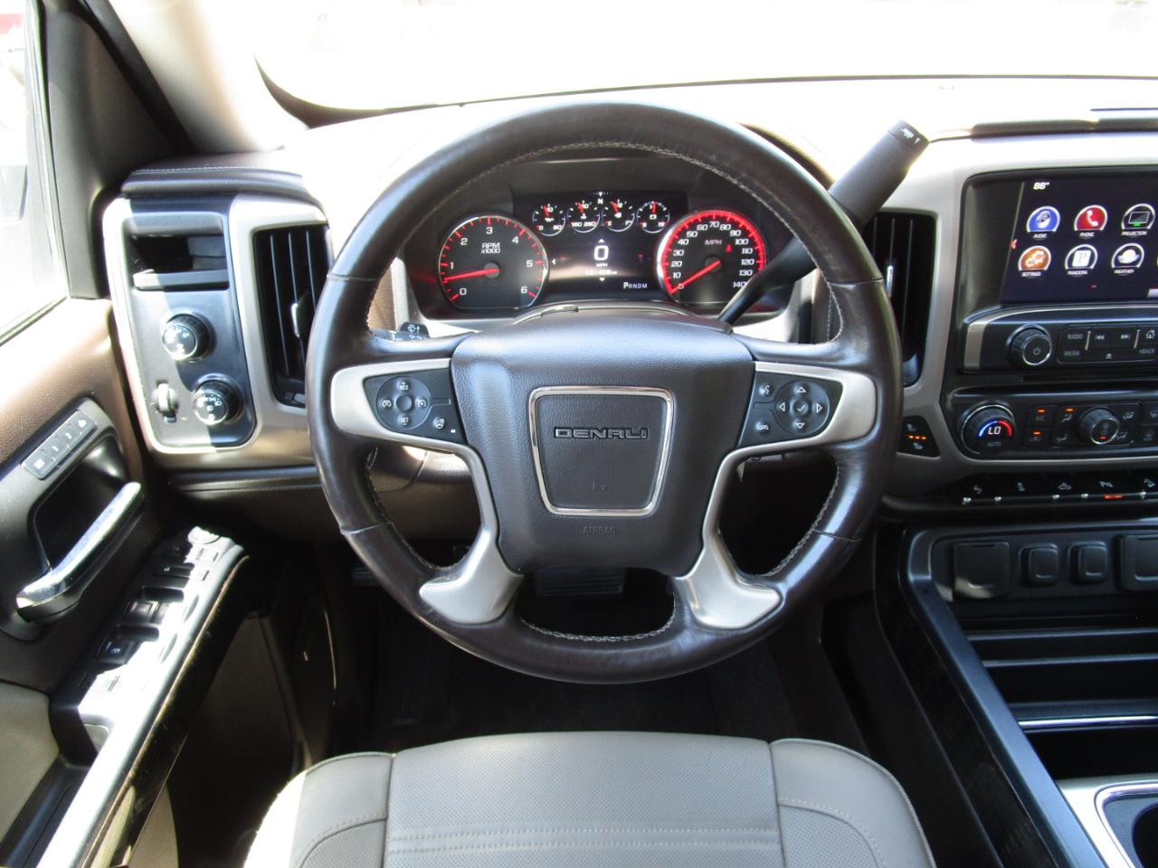 GMC Sierra 1500 4WD Crew Cab 143.5" Denali 2016