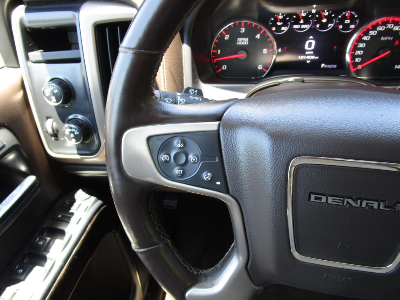 GMC Sierra 1500 4WD Crew Cab 143.5" Denali 2016