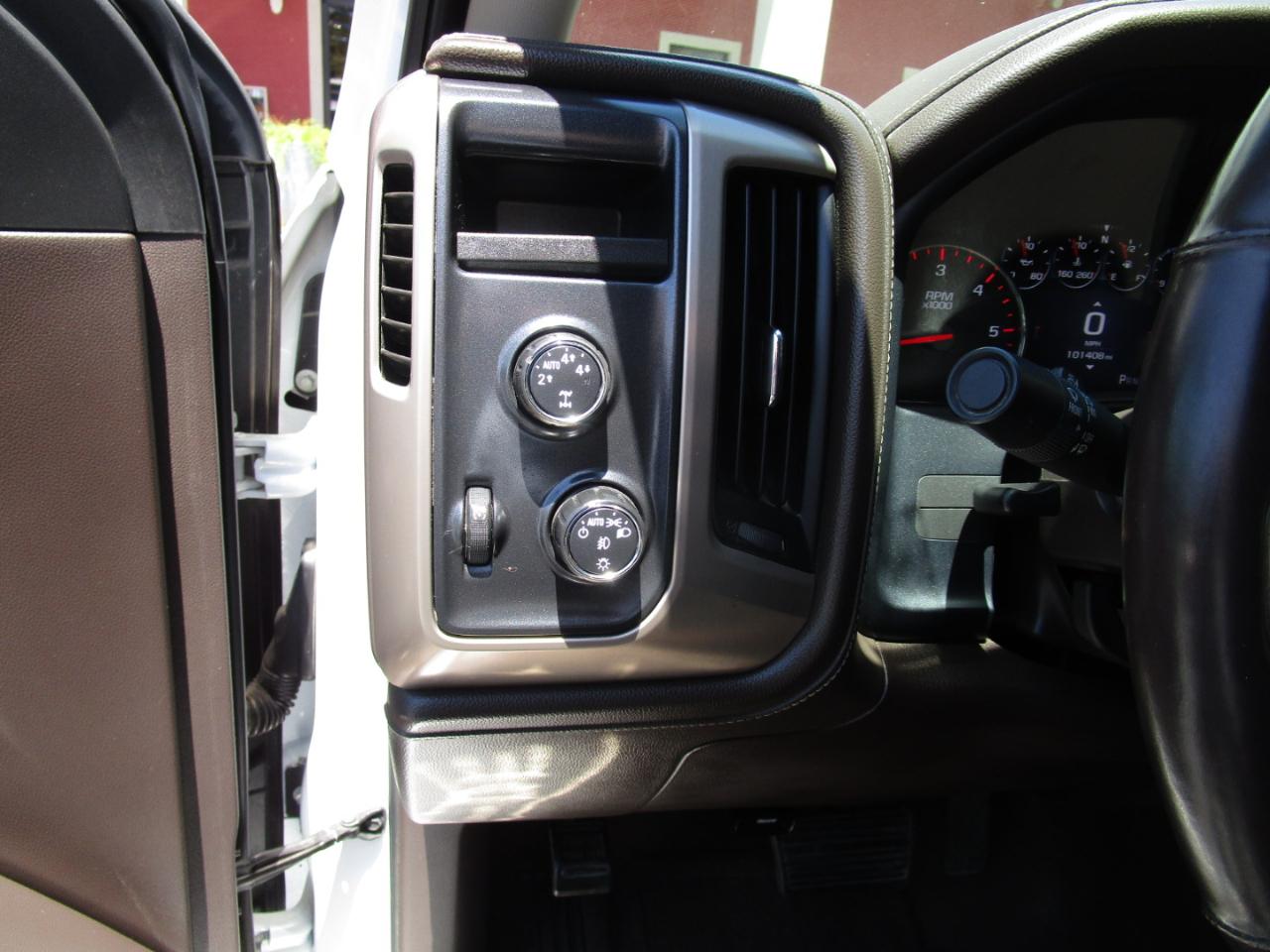 GMC Sierra 1500 4WD Crew Cab 143.5" Denali 2016