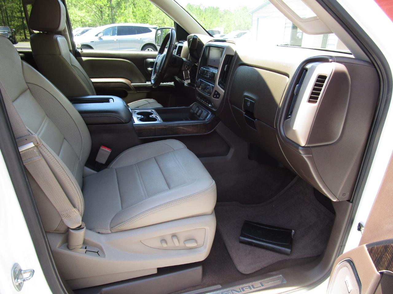 GMC Sierra 1500 4WD Crew Cab 143.5" Denali 2016