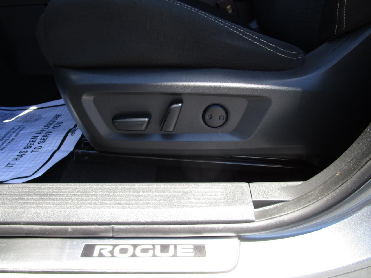 Nissan Rogue FWD SV *Ltd Avail* 2023