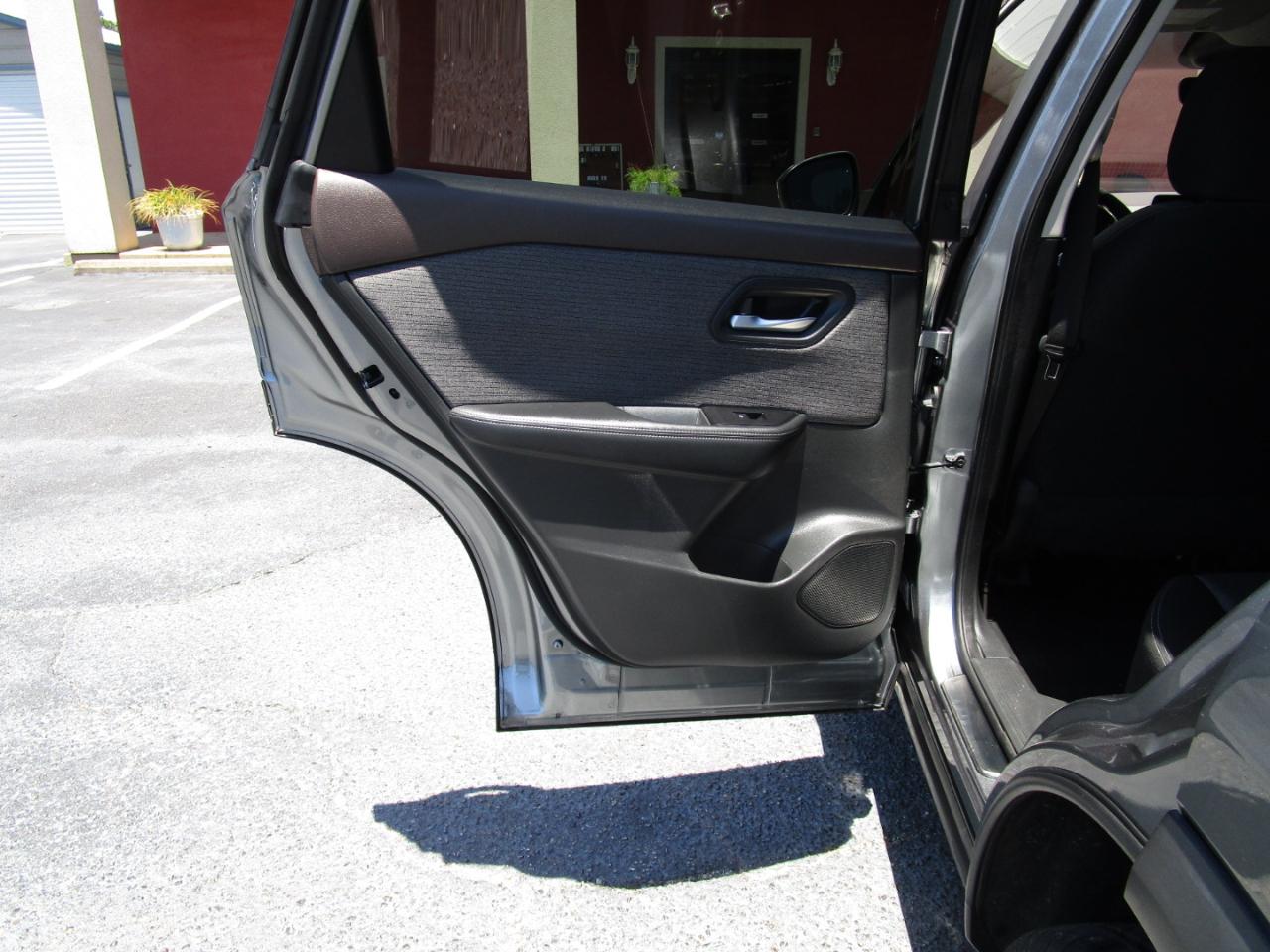 Nissan Rogue FWD SV *Ltd Avail* 2023