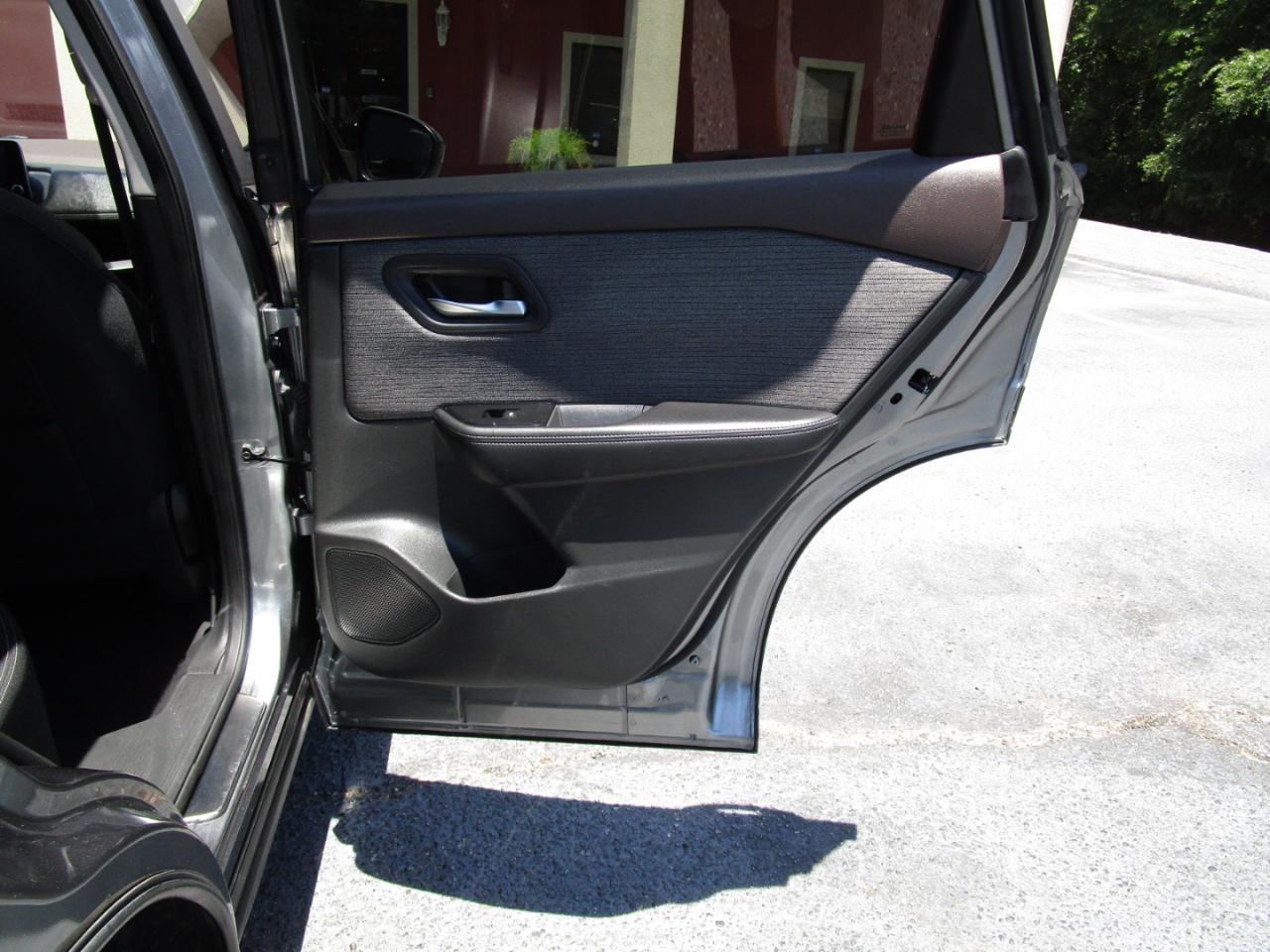 Nissan Rogue FWD SV *Ltd Avail* 2023
