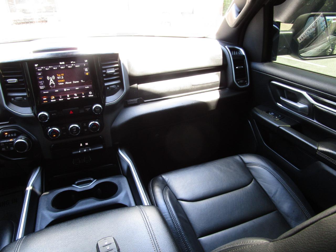 RAM 1500 Big Horn 4x4 Quad Cab 6'4" Box 2021