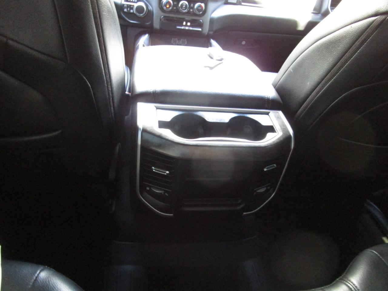 RAM 1500 Big Horn 4x4 Quad Cab 6'4" Box 2021