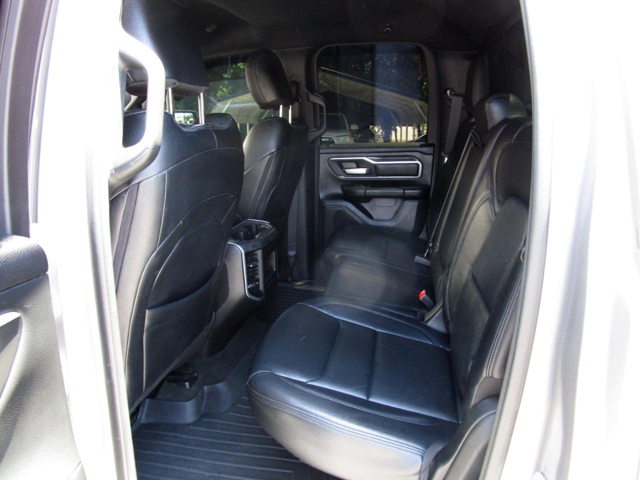 RAM 1500 Big Horn 4x4 Quad Cab 6'4" Box 2021