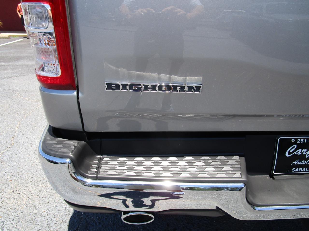 RAM 1500 Big Horn 4x4 Quad Cab 6'4" Box 2021