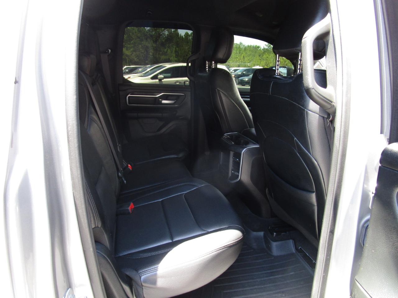 RAM 1500 Big Horn 4x4 Quad Cab 6'4" Box 2021