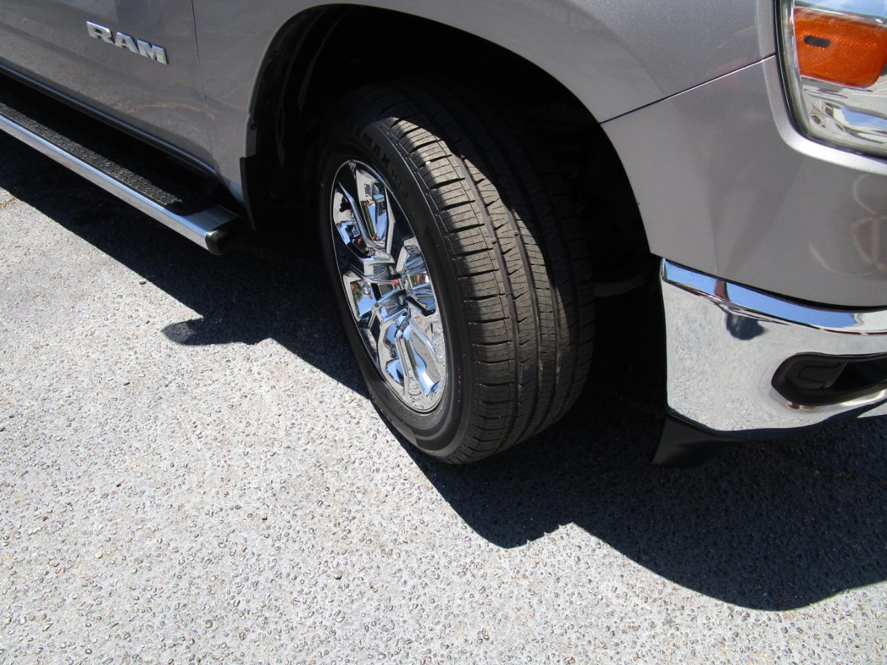 RAM 1500 Big Horn 4x4 Quad Cab 6'4" Box 2021