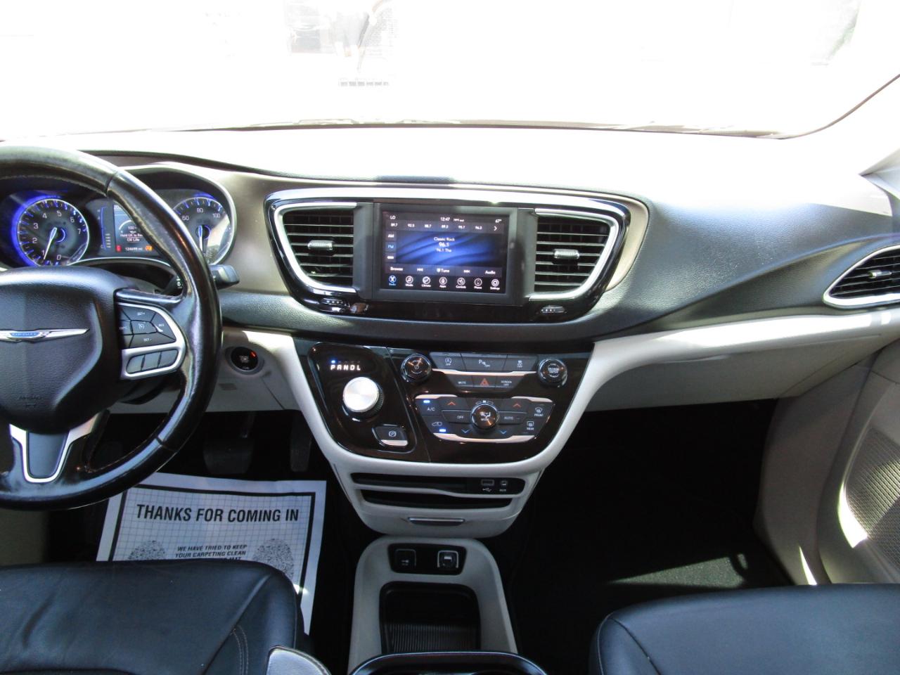 Chrysler Pacifica Touring L FWD 2019