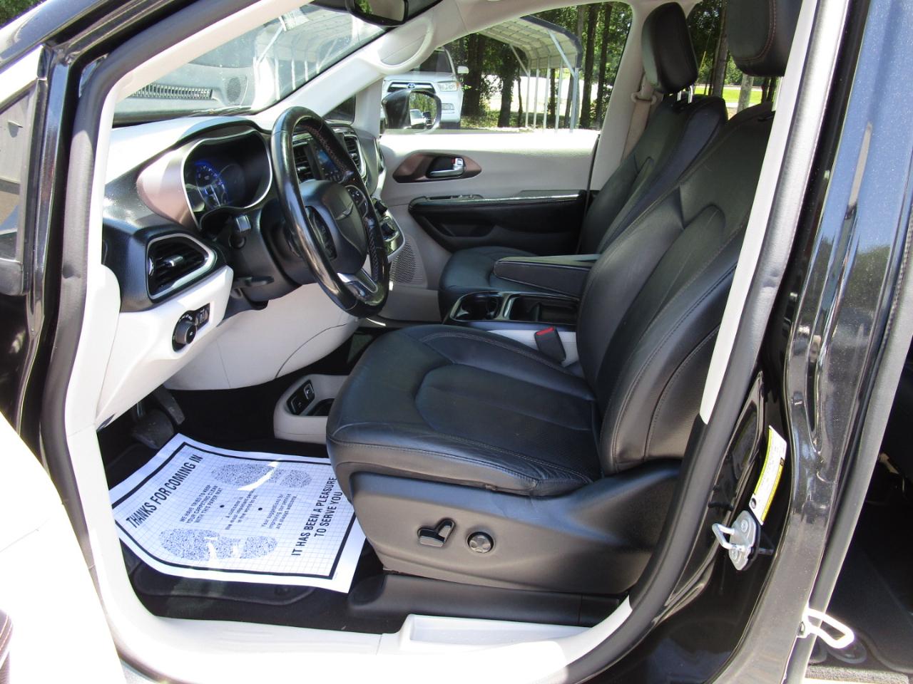 Chrysler Pacifica Touring L FWD 2019