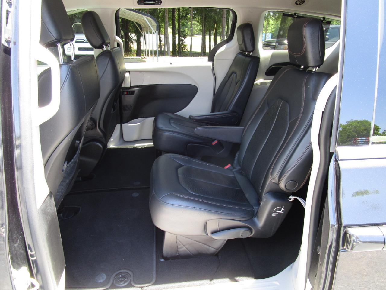 Chrysler Pacifica Touring L FWD 2019