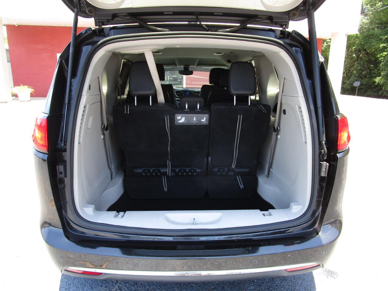 Chrysler Pacifica Touring L FWD 2019