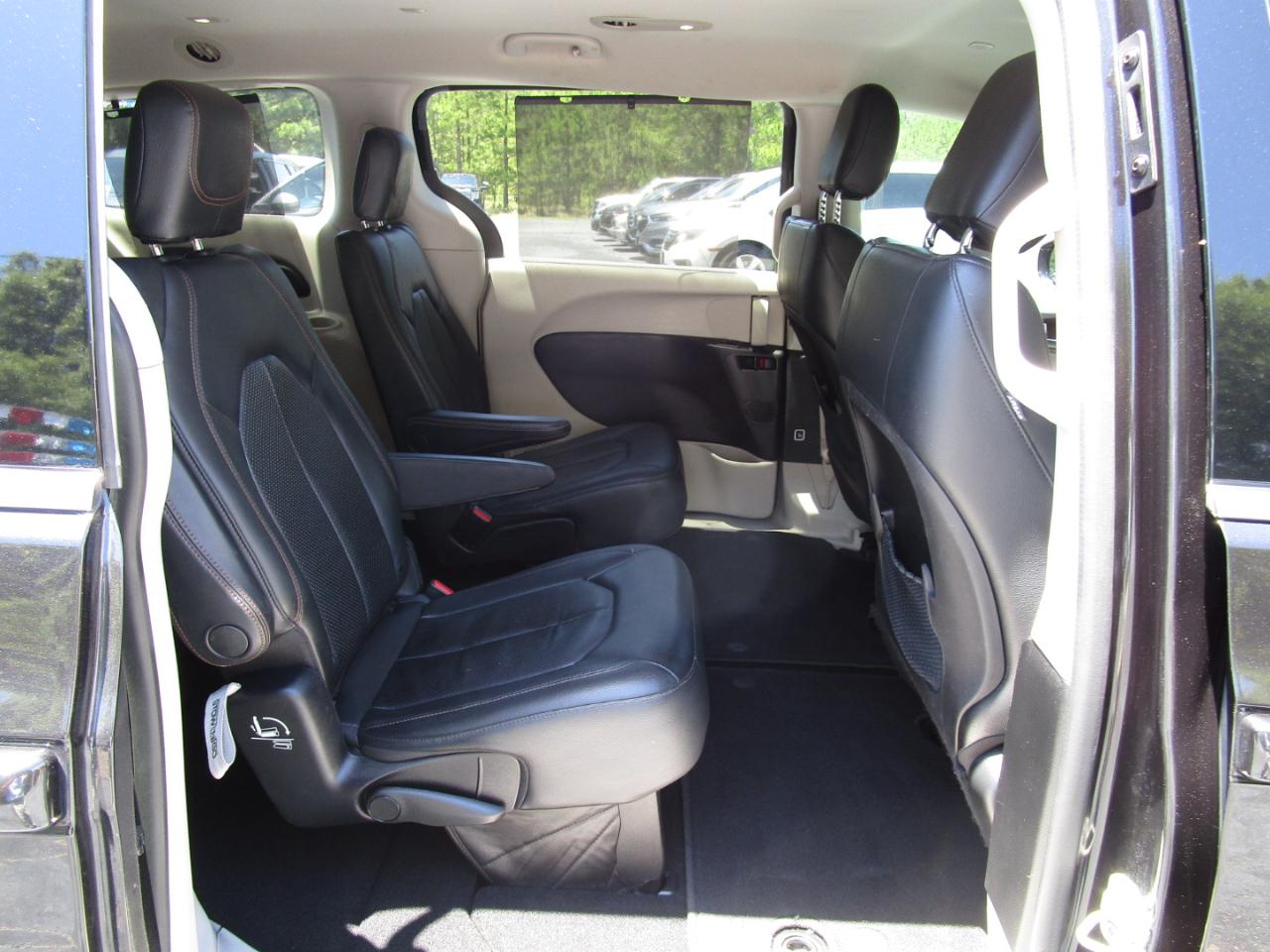 Chrysler Pacifica Touring L FWD 2019