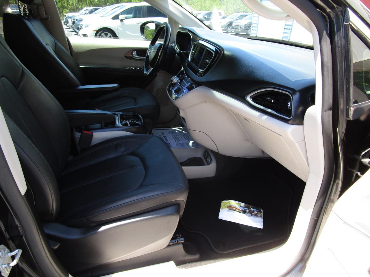 Chrysler Pacifica Touring L FWD 2019