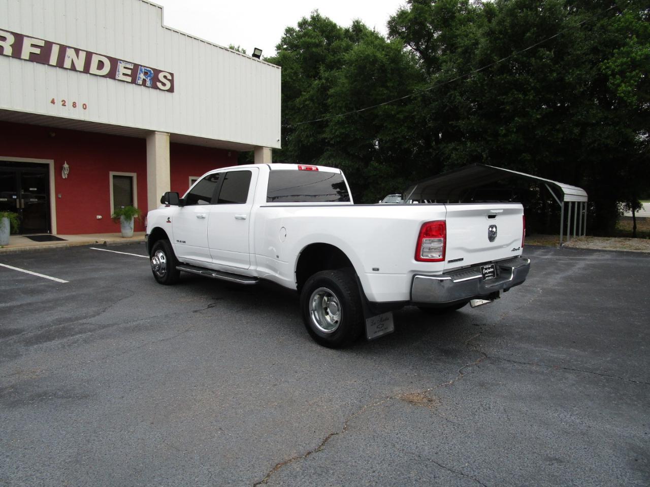 RAM 3500 Big Horn 4x4 Crew Cab 8' Box 2022