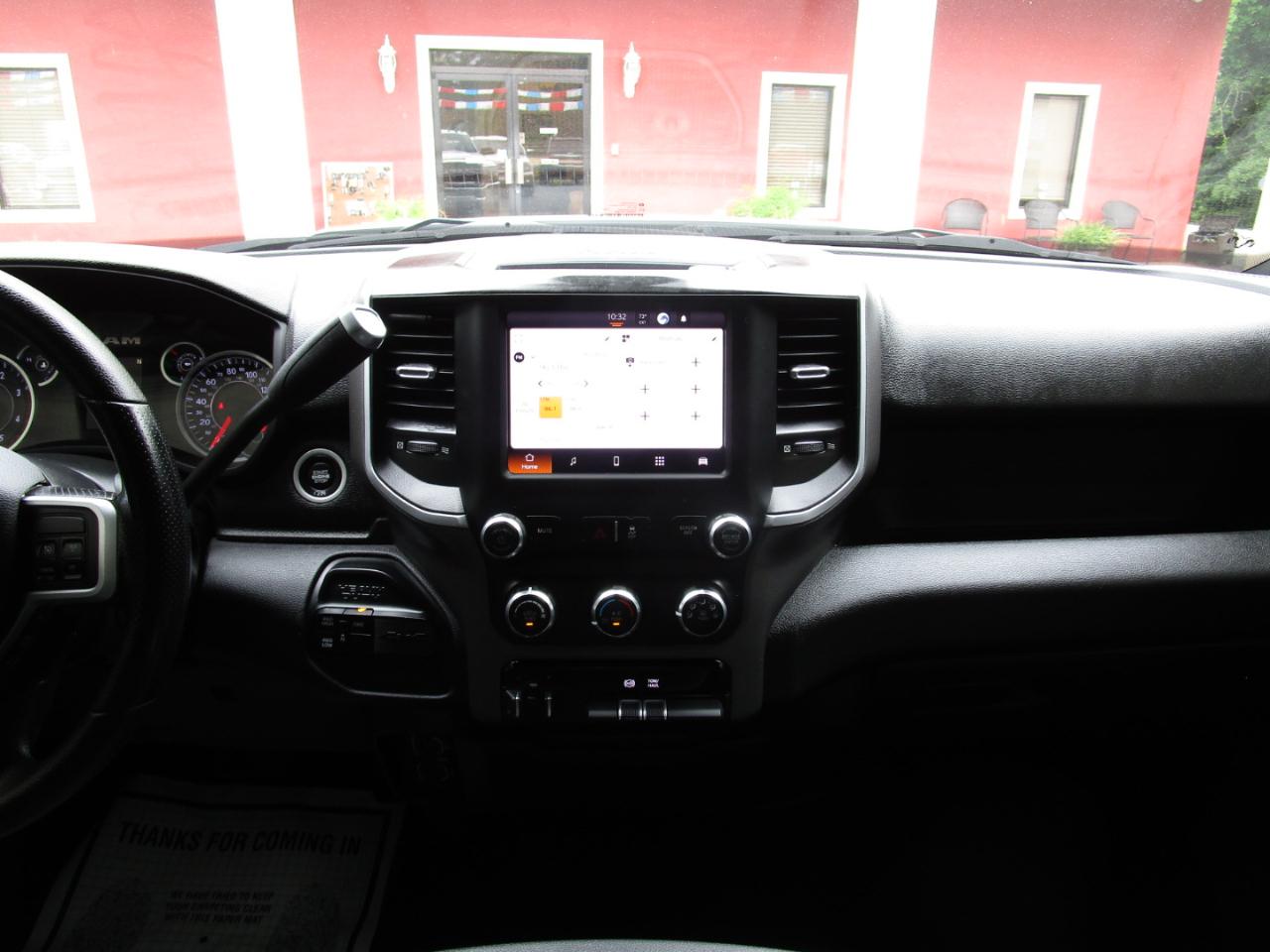 RAM 3500 Big Horn 4x4 Crew Cab 8' Box 2022