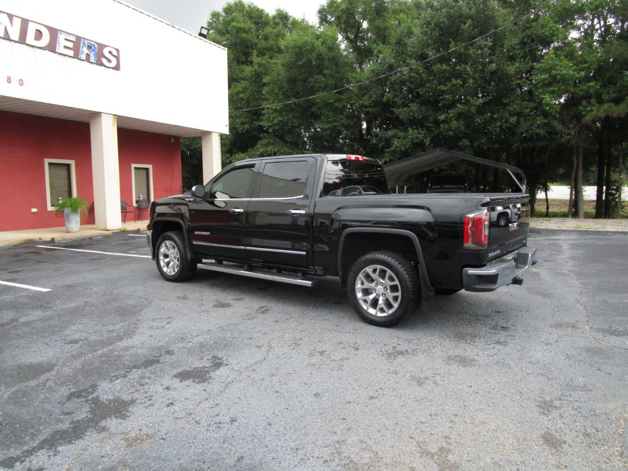 GMC Sierra 1500 4WD Crew Cab 143.5" SLT 2018