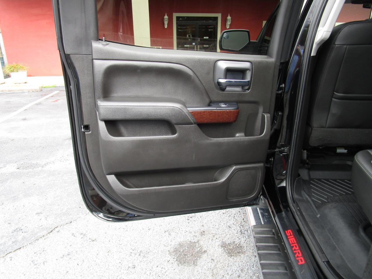 GMC Sierra 1500 4WD Crew Cab 143.5" SLT 2018