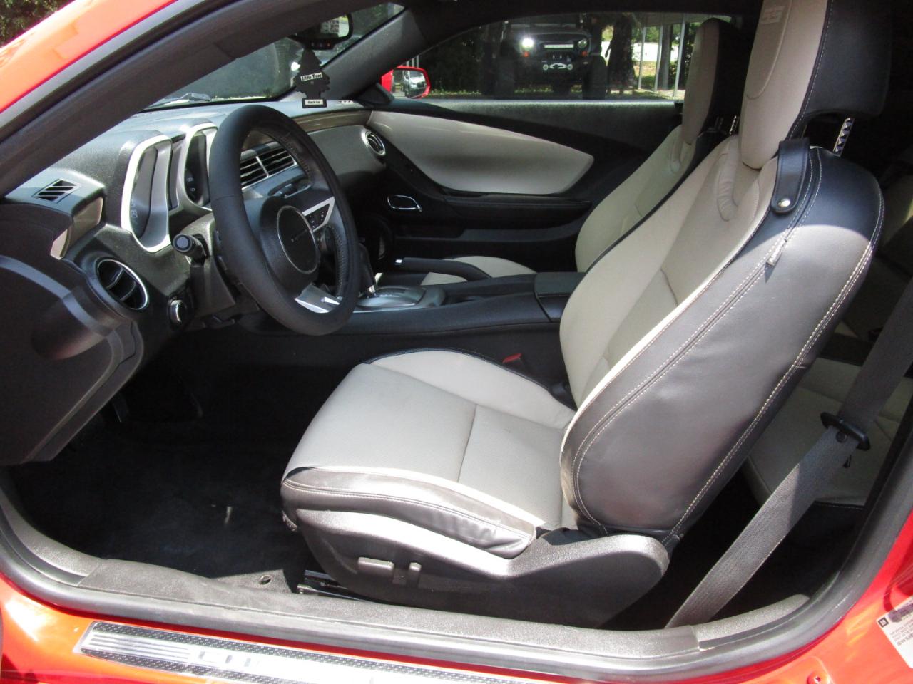 Chevrolet Camaro 2dr Cpe 2SS 2011