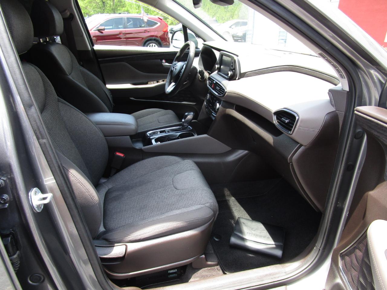 Hyundai Santa Fe SEL Plus 2.4L Auto FWD 2019