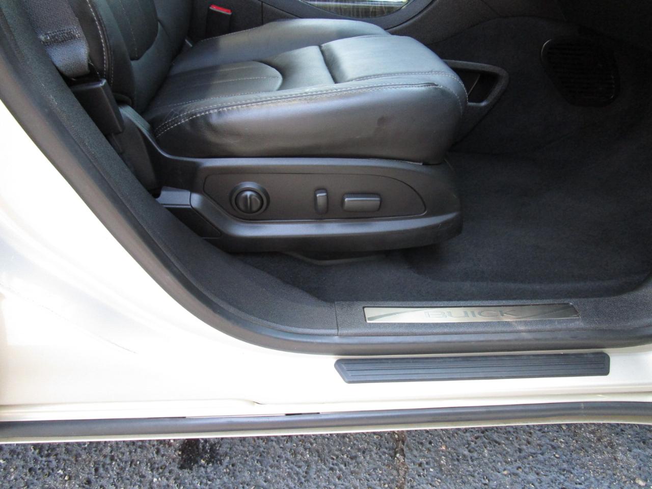 Buick Enclave FWD 4dr Premium 2014