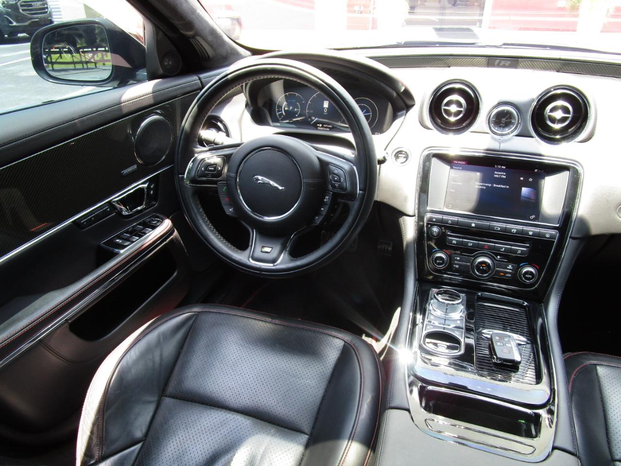 Jaguar XJ 4dr Sdn XJR RWD 2016