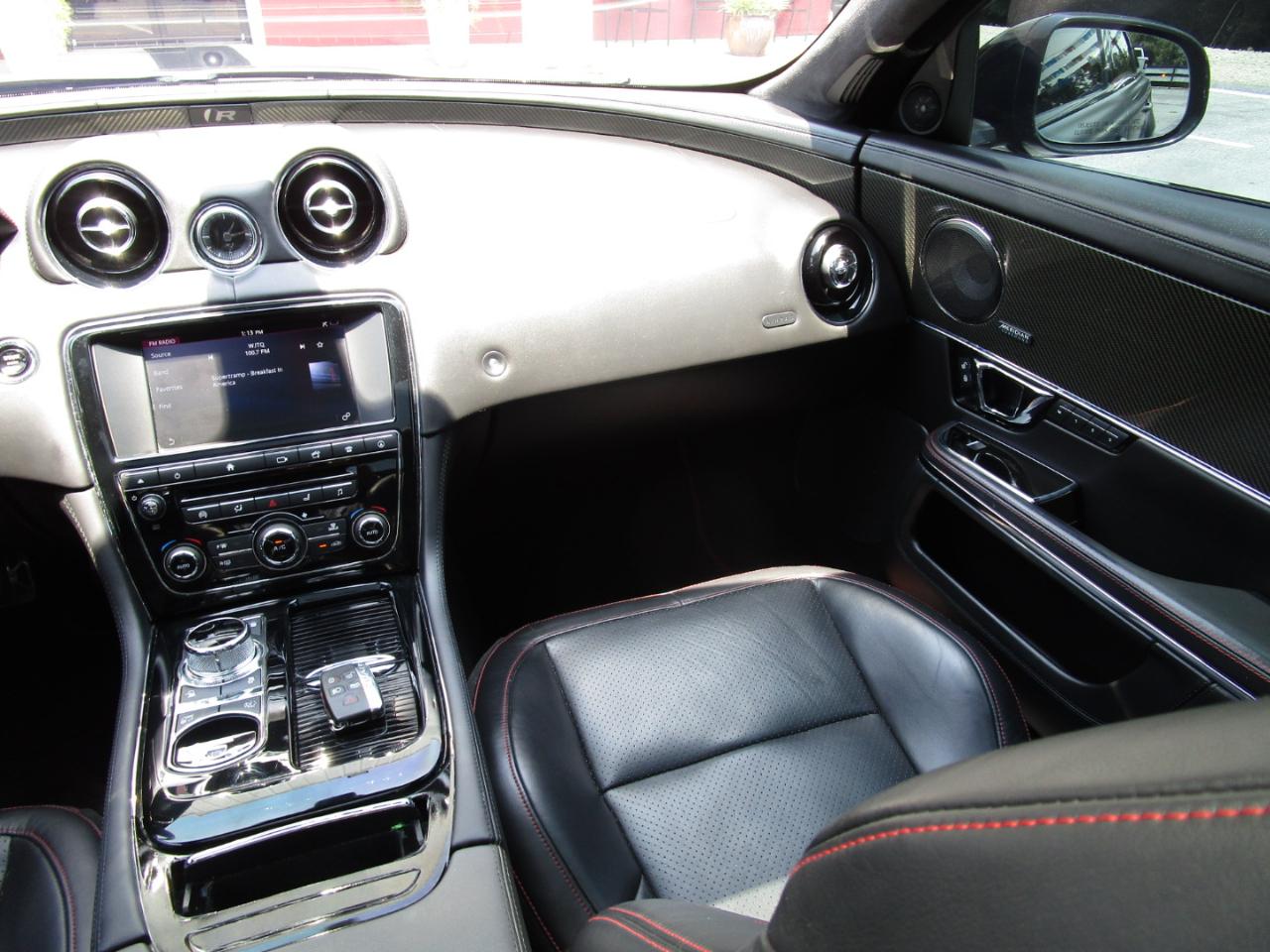 Jaguar XJ 4dr Sdn XJR RWD 2016
