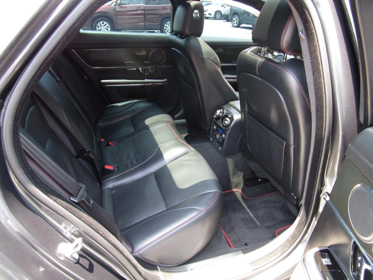 Jaguar XJ 4dr Sdn XJR RWD 2016