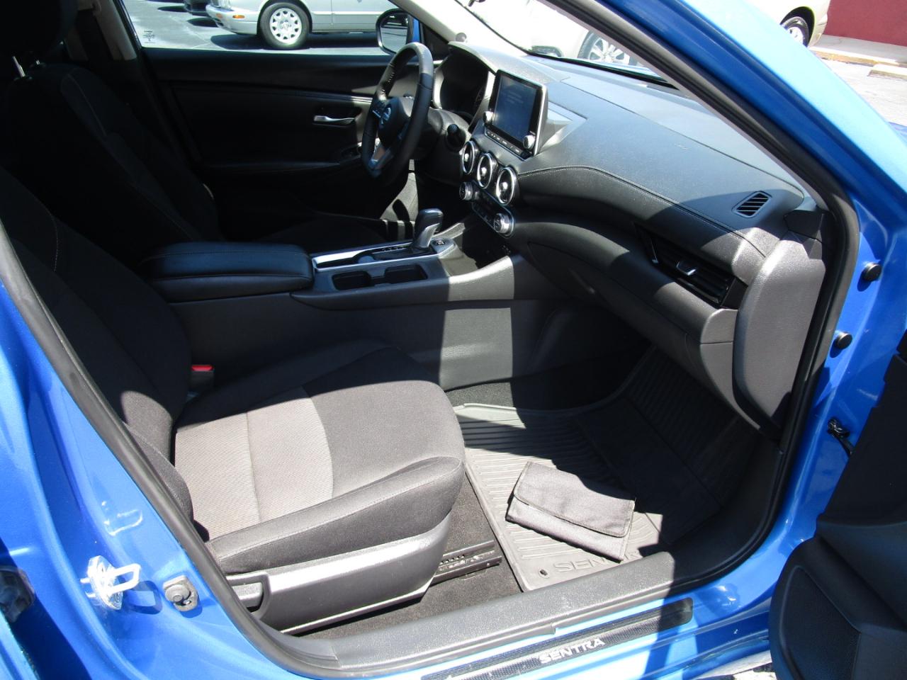 Nissan Sentra SV CVT 2023