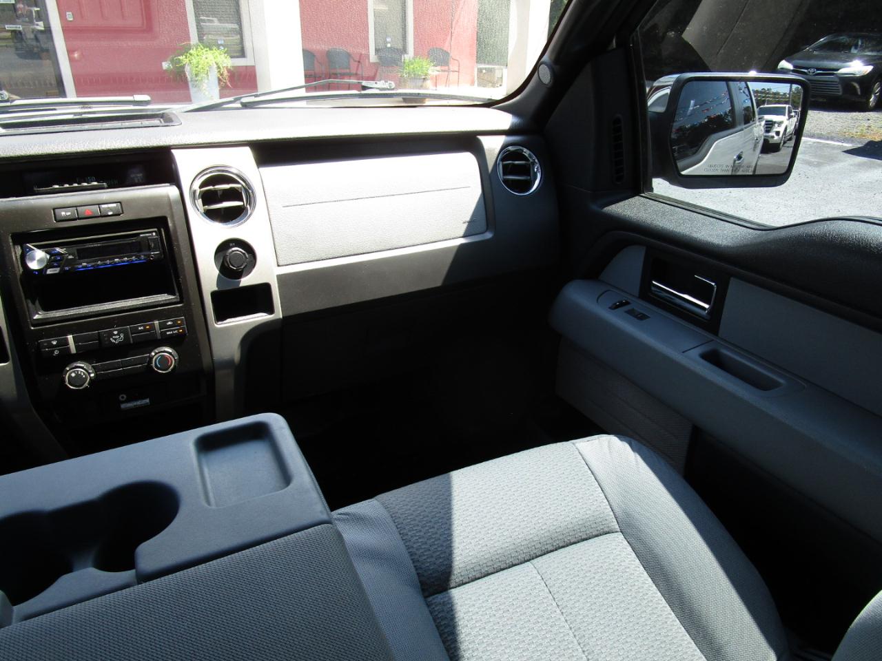 Ford F-150 2WD SuperCrew 145" Platinum 2014