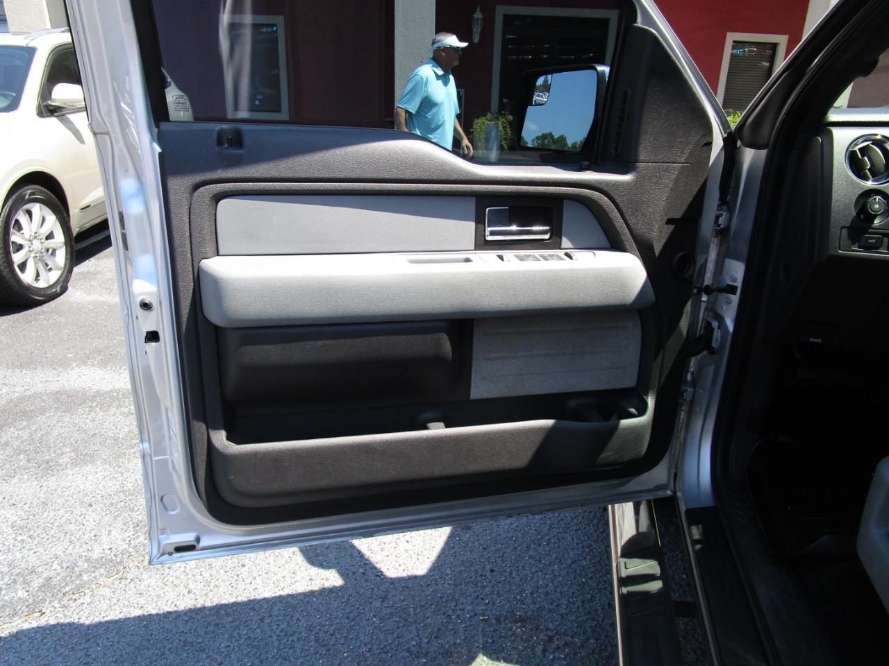 Ford F-150 2WD SuperCrew 145" Platinum 2014