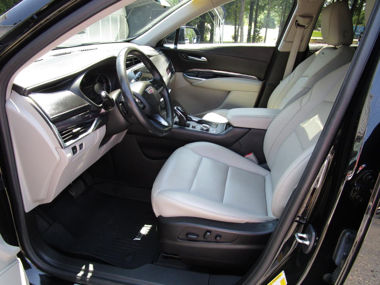 Cadillac XT4 FWD 4dr Luxury 2021