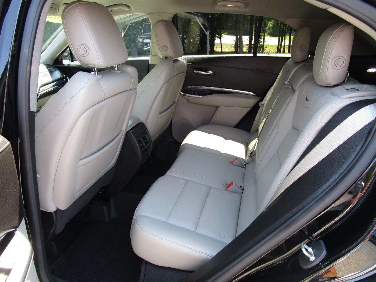 Cadillac XT4 FWD 4dr Luxury 2021