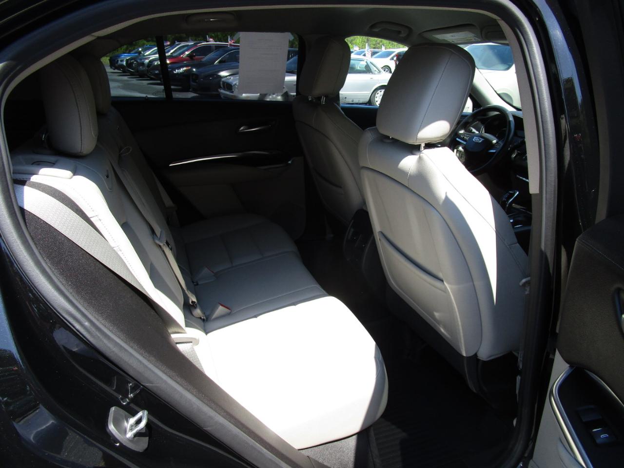 Cadillac XT4 FWD 4dr Luxury 2021