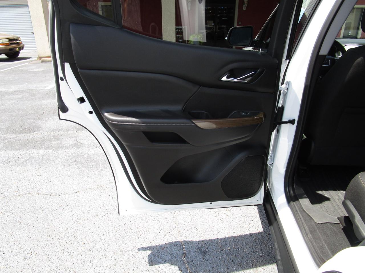 GMC Acadia FWD 4dr SLE 2023