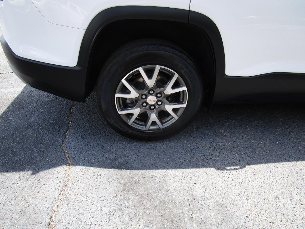 GMC Acadia FWD 4dr SLE 2023