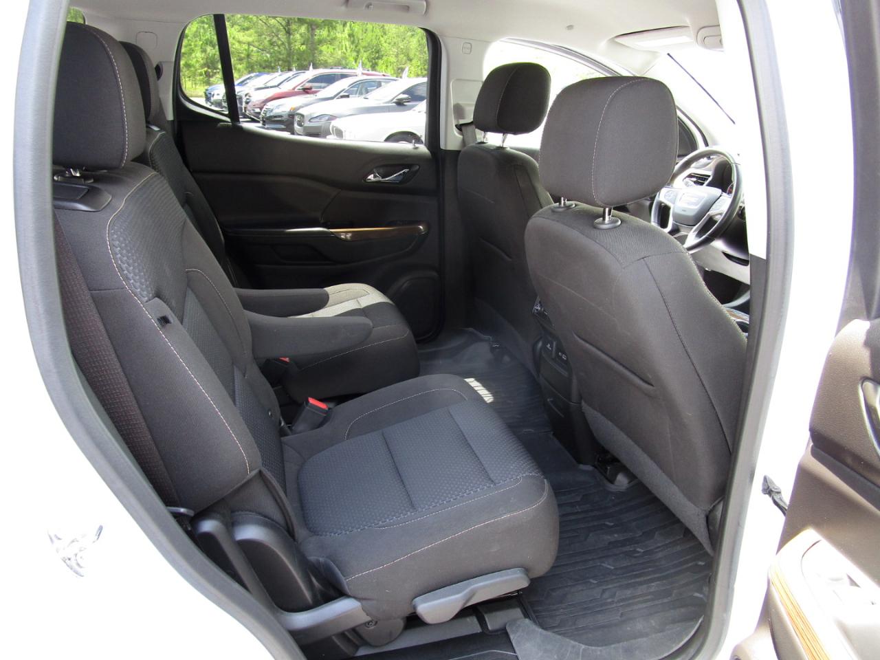 GMC Acadia FWD 4dr SLE 2023