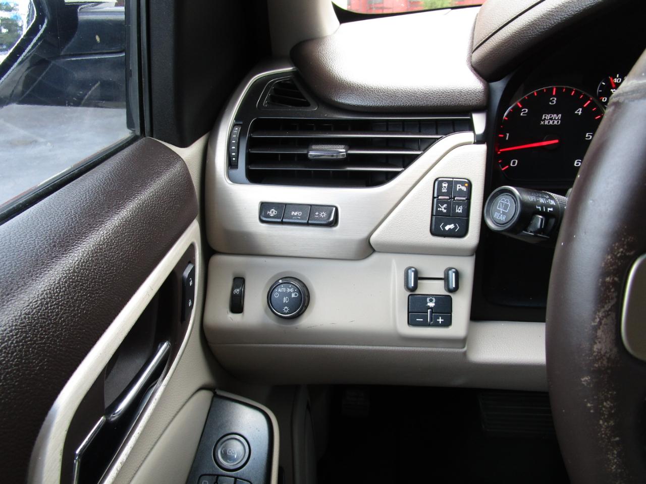 GMC Yukon 2WD 4dr Denali 2015