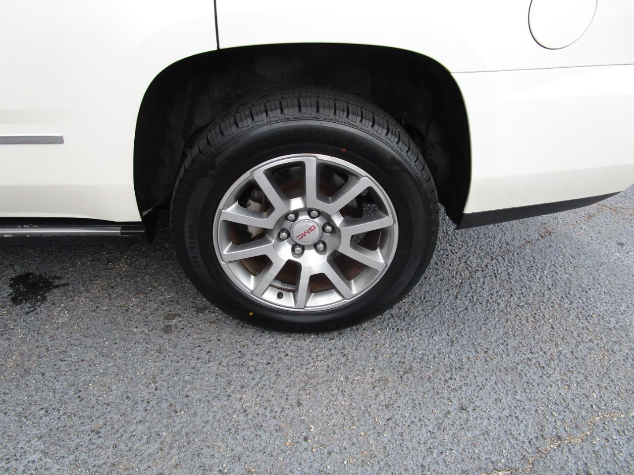 GMC Yukon 2WD 4dr Denali 2015