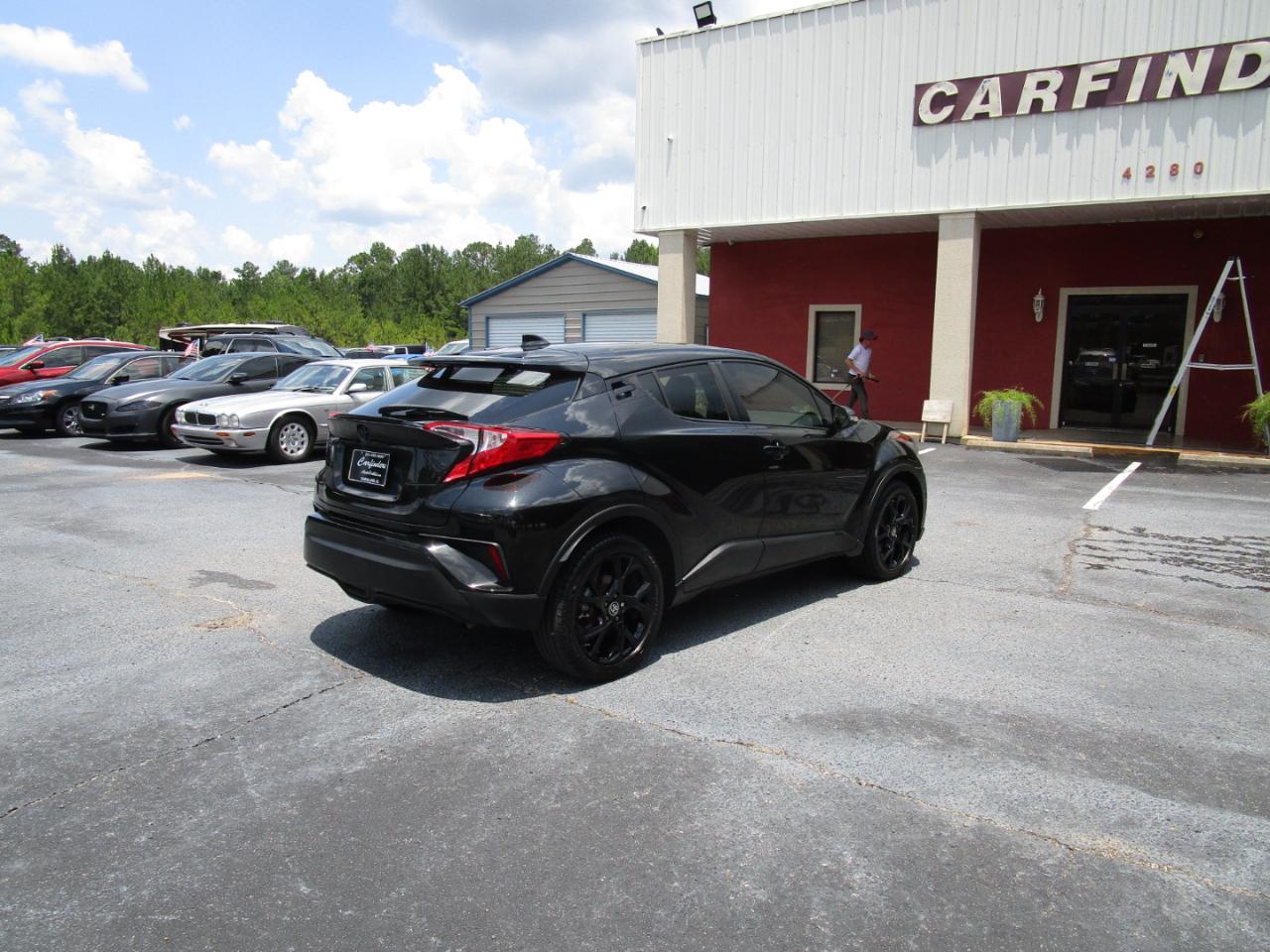 Toyota C-HR Nightshade FWD (Natl) 2021