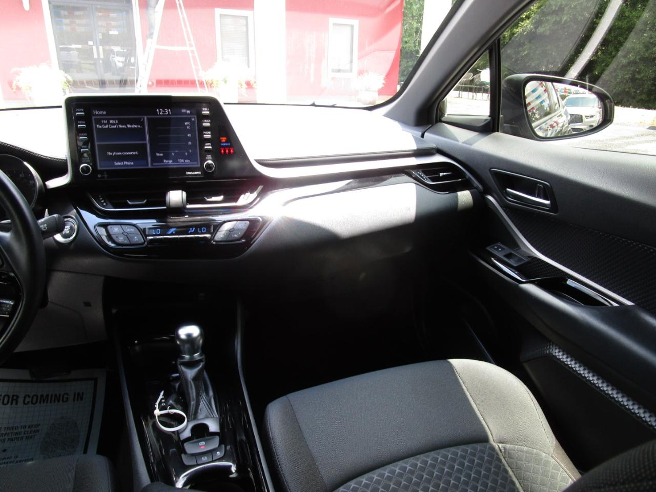 Toyota C-HR Nightshade FWD (Natl) 2021