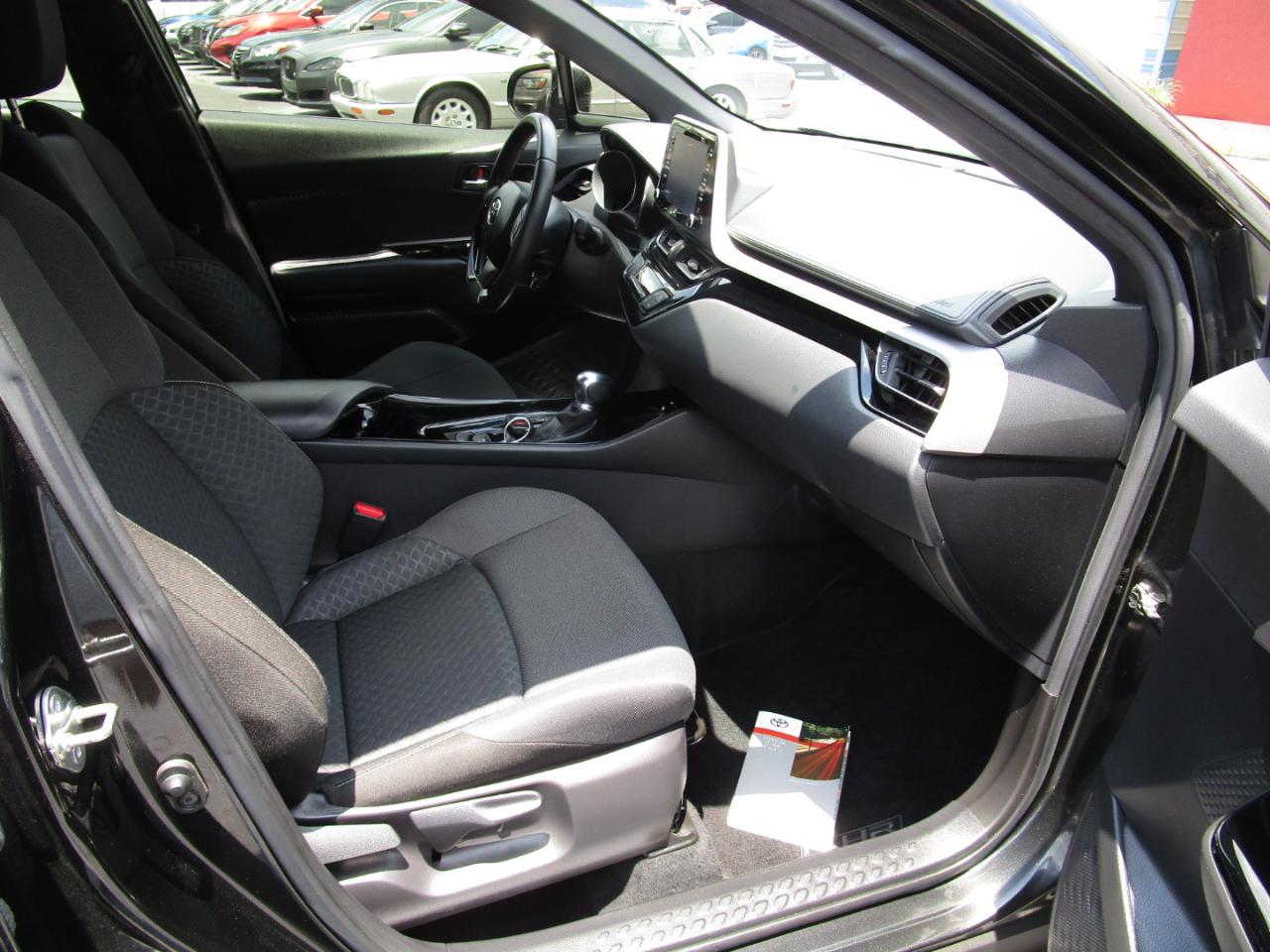 Toyota C-HR Nightshade FWD (Natl) 2021