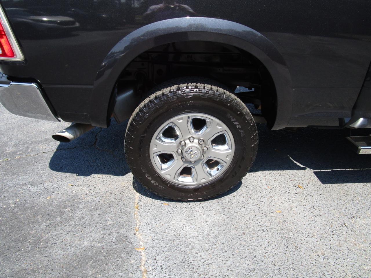 RAM 2500 Laramie 4x4 Crew Cab 6'4" Box 2018