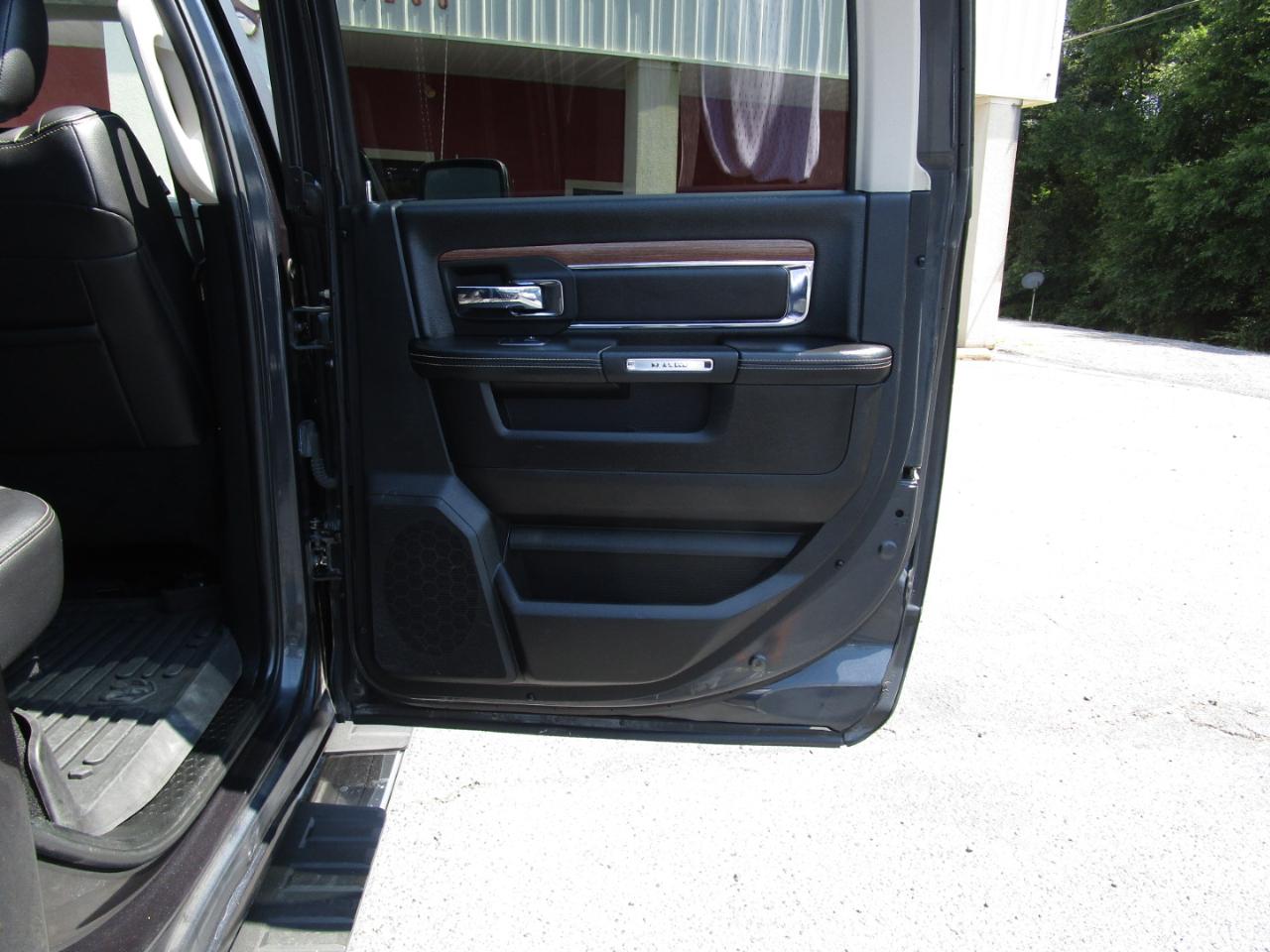 RAM 2500 Laramie 4x4 Crew Cab 6'4" Box 2018
