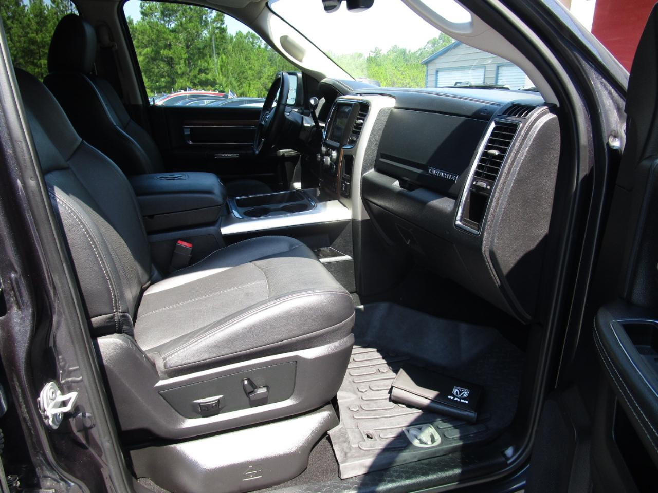 RAM 2500 Laramie 4x4 Crew Cab 6'4" Box 2018