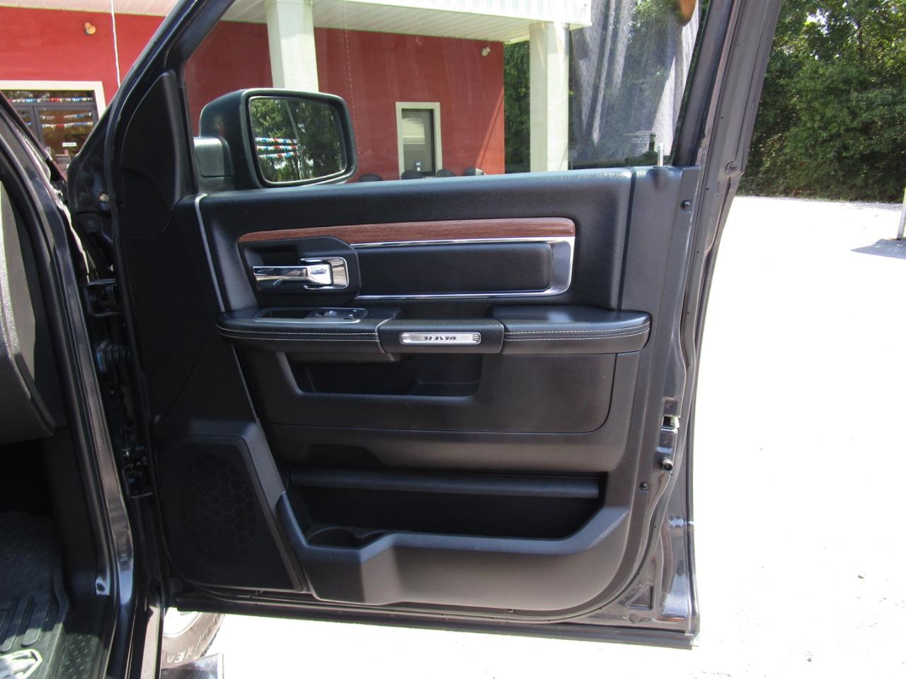 RAM 2500 Laramie 4x4 Crew Cab 6'4" Box 2018